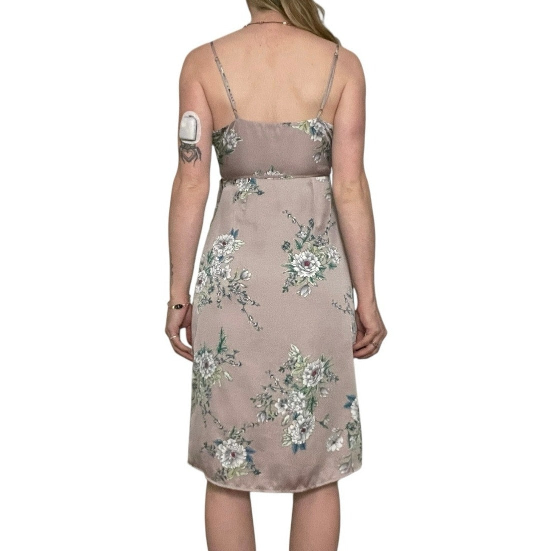 ASTR The Label Silky Pink Floral Tie Back Wrap V-Neck Dress