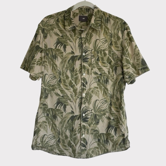 H&M Green & Tan Tropical Leaf Print Short Sleeve Button Down Shirt